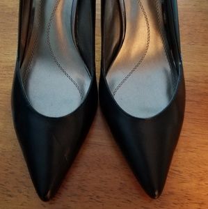 Tahari black heels